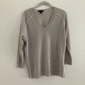 J Crew 100% Merino Wool Cream Tipped Side Panel Sweater Preppy Minimalist Medium